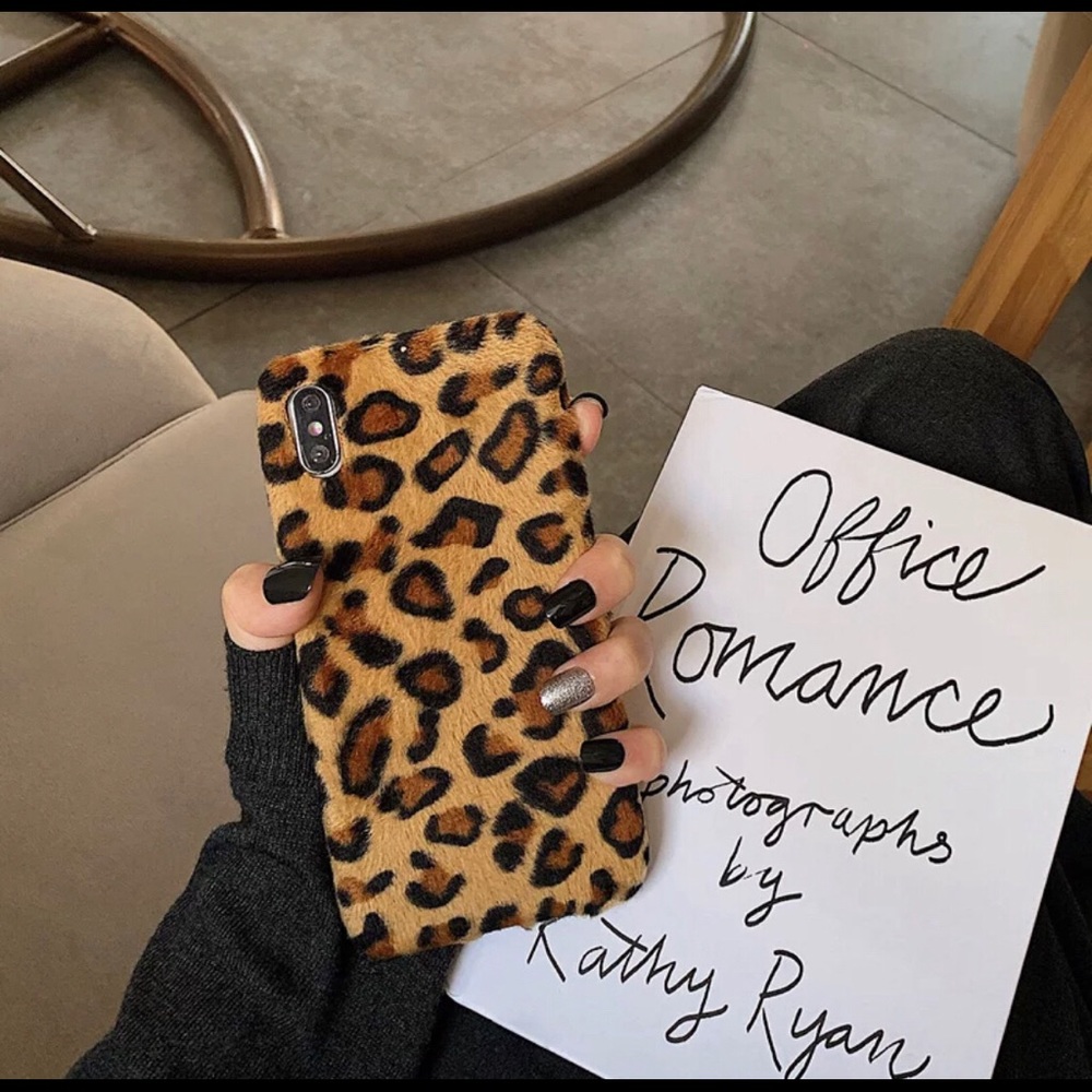 iPhone X Case Fuzzy Leopard Cell Phone Case - Picture 5 of 6